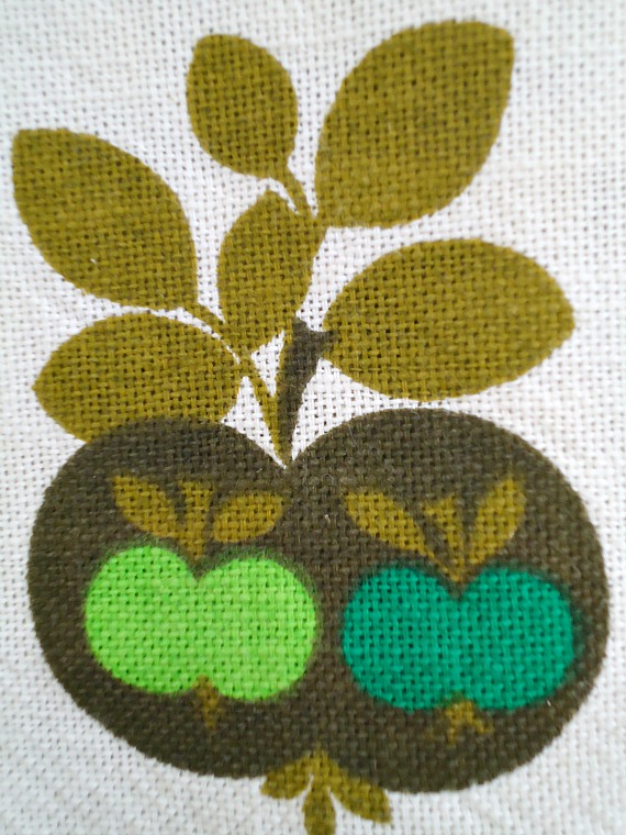 modflowers: apple vintage fabric 