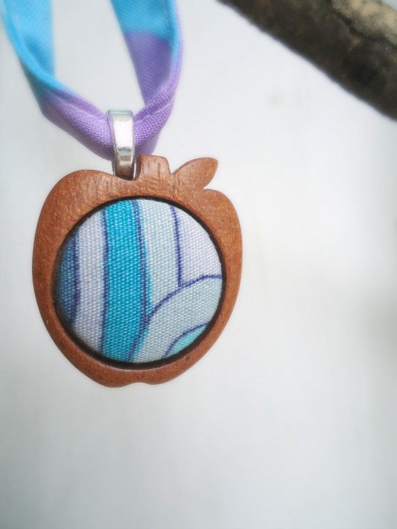 modflowers: apple pendant blue stripes