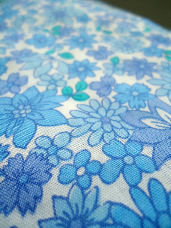 modflowers: blue ditsy fabric