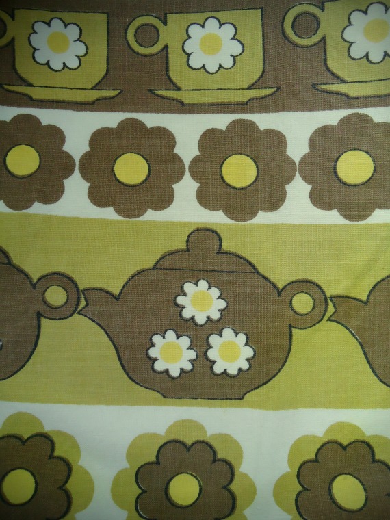 modflowers: vintage pinny fabric