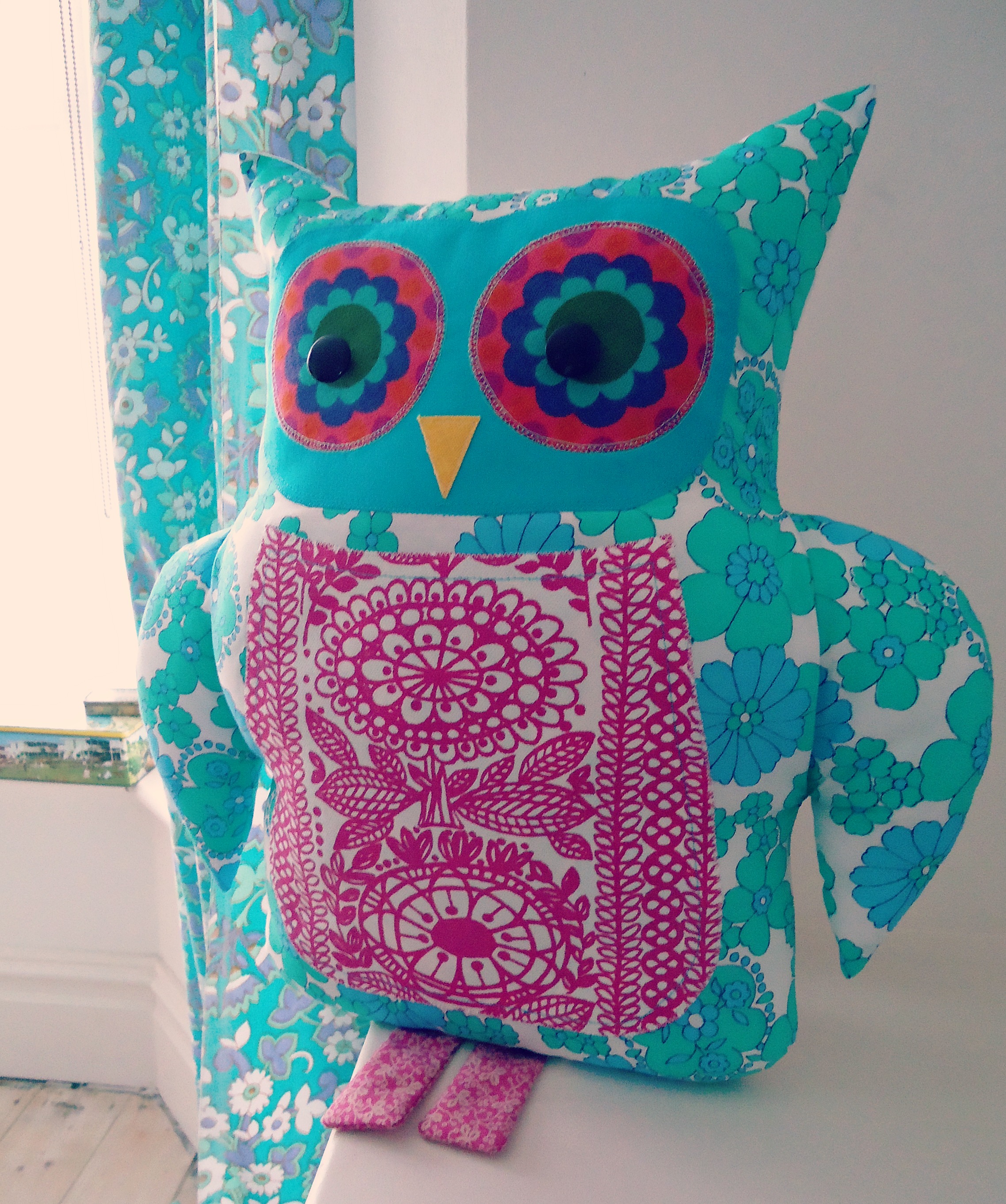 modflowers: owl cushion