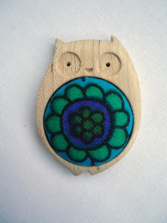 modflowers: owl brooch with green flower