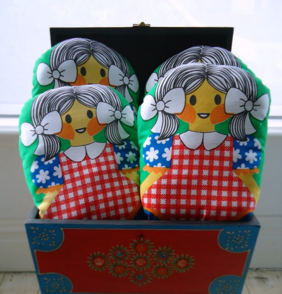 modflowers: dolly cushions 