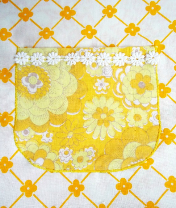 modflowers: vintage fabric pocket!