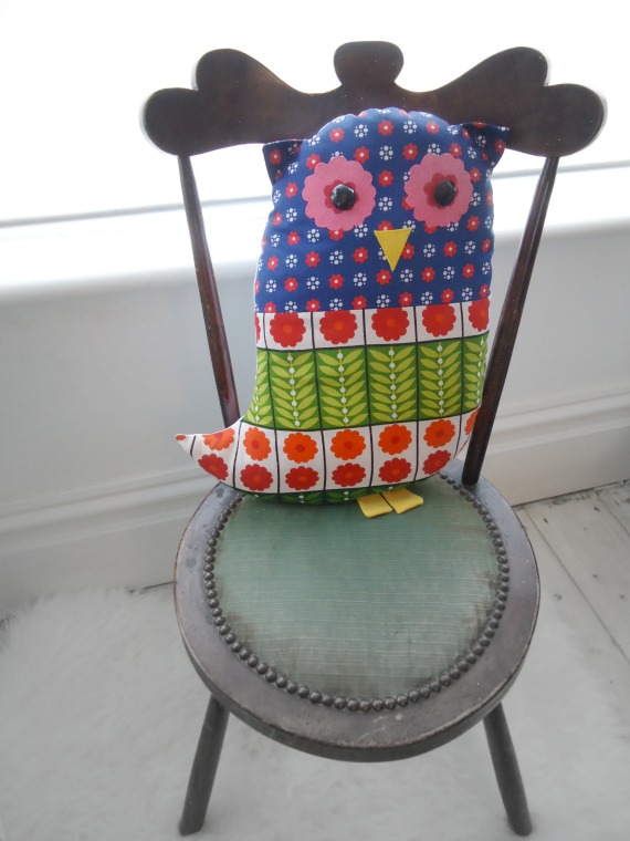 modflowers: bright vintage fabric owl