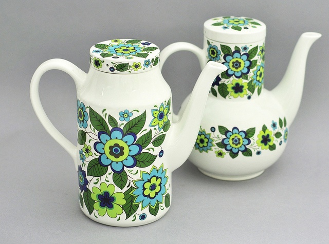 modflowers: midwinter teapots by Jessie Tait