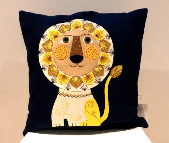 lion cushion 1