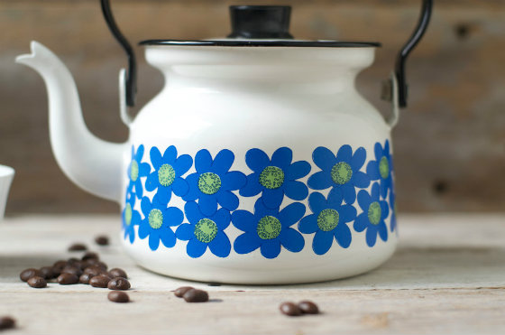 modflowers: Arabia Finland Esteri Tomula enamel teapot from HouseofSeance on etsy