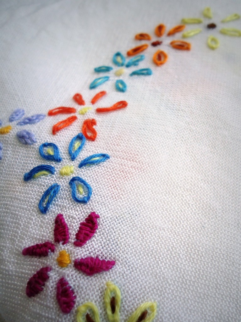 modflowers: vintage embroidered tablecloth