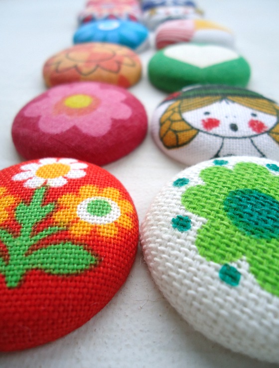 modflowers: big vintage fabric buttons