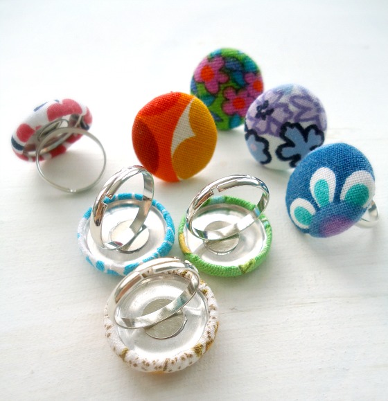 modflowers: vintage fabric button rings