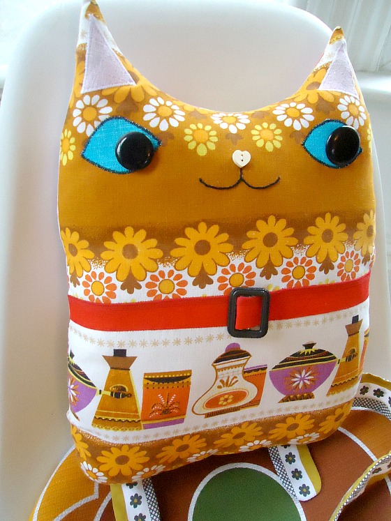 modflowers: vintage Dekoplus fabric cat cushion maxi moggy