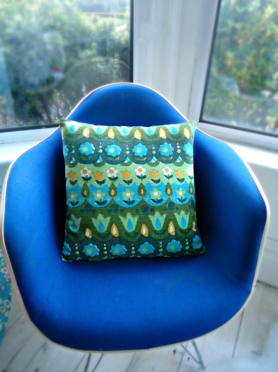 modflowers: vintage barkcloth cushion commission