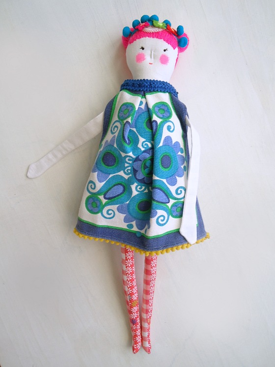 modflowers: dolly in vintage dress