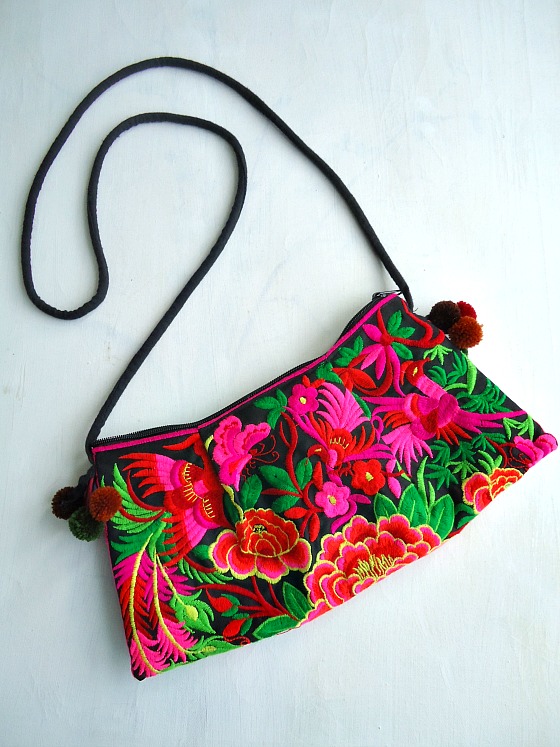 modflowers: embroidered handbag