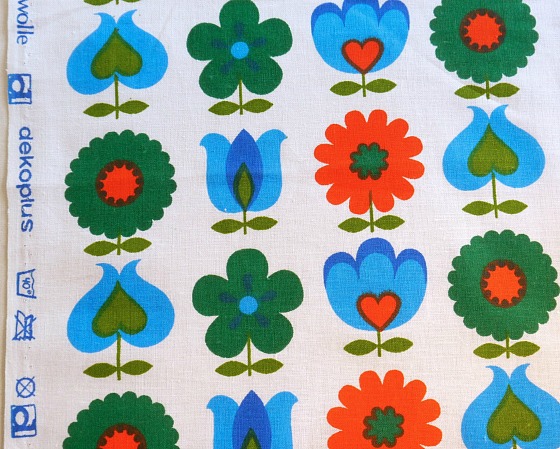 modflowers: dekoplus fabric from the collection of Jane Foster