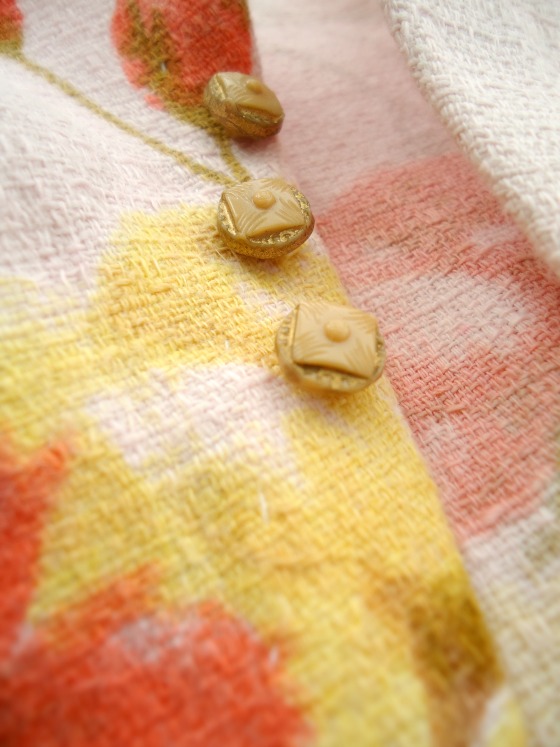 modflowers: vintage dolly coat buttons