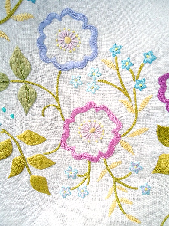 modflowers: vintage embroidered tablecloth