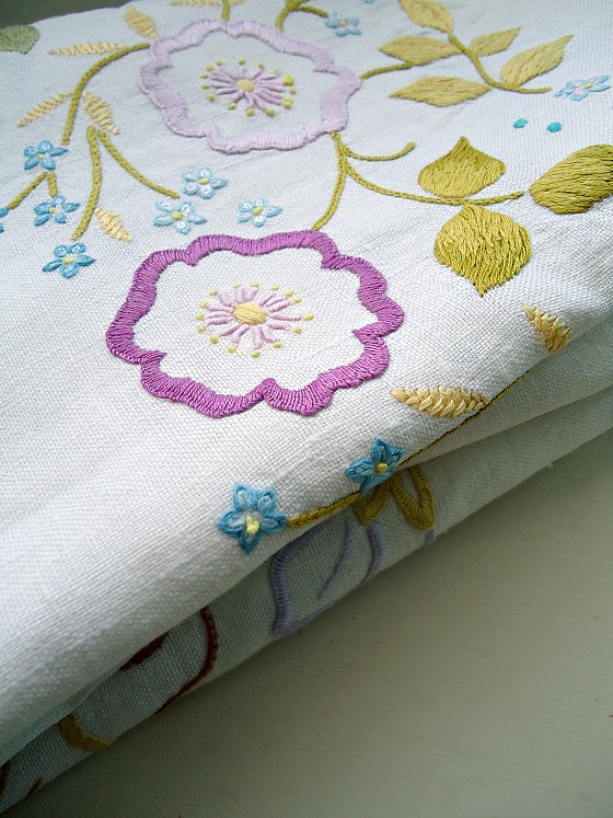 modflowers: vintage embroidered tablecloth