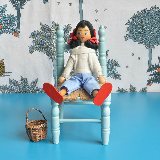 modflowers: vintage doll's chair from Winter's Moon