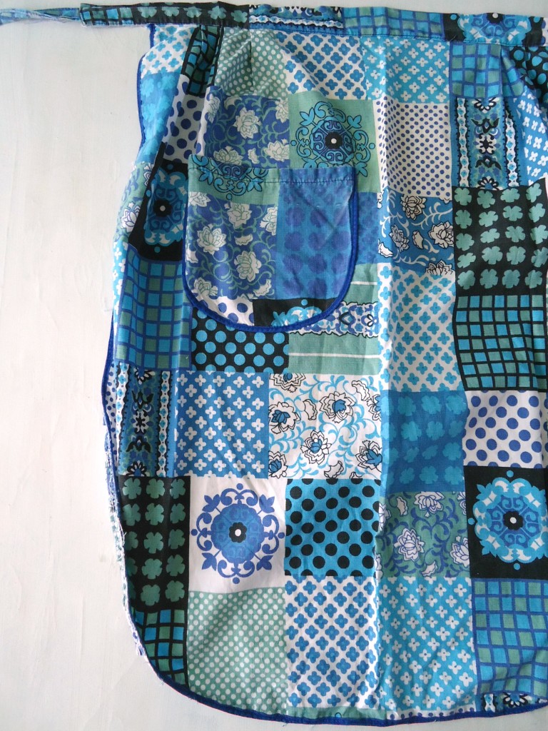 modflowers: faux-patchwork pinny