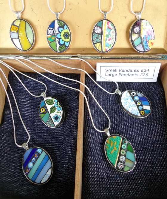 modflowers: mosaic pendants by Sophie Robins