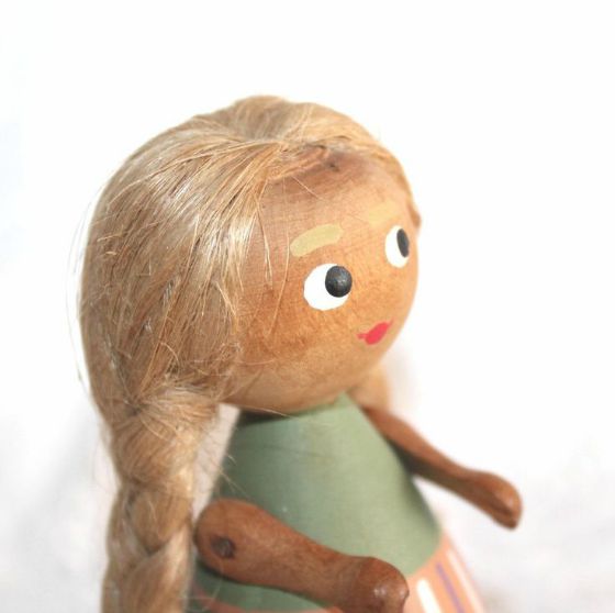 modflowers: vintage Swedish wooden doll