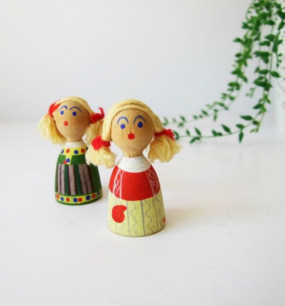 modflowers: vintage Swedish wooden dolls