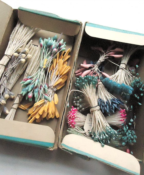 modflowers: vintage stamens in box