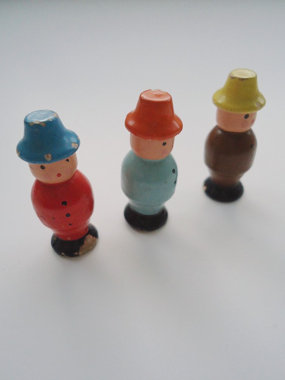 modflowers vintage miniature wooden figurines