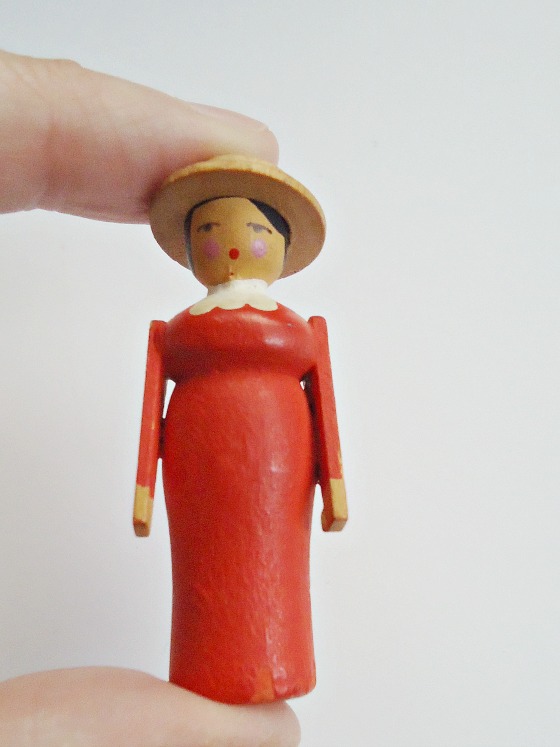 modflowers: miniature wooden doll