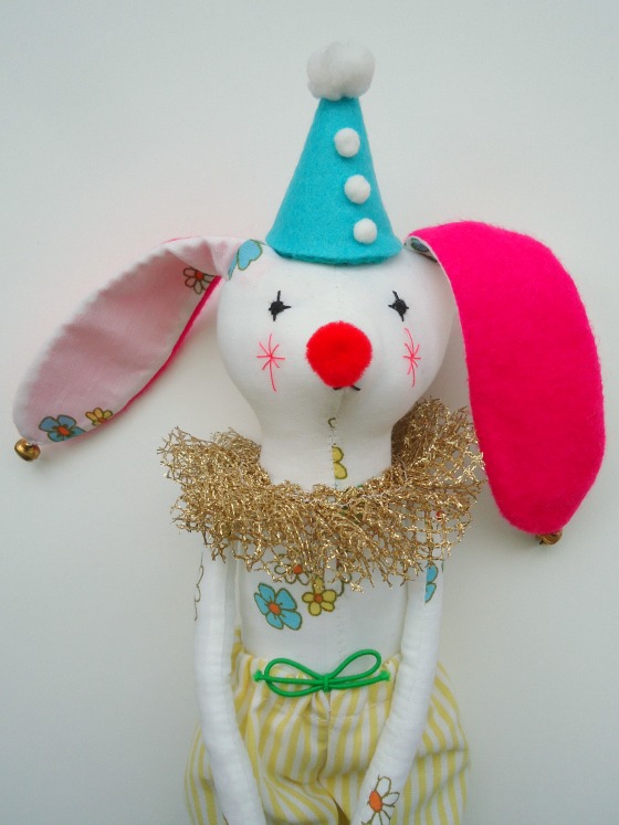 modflowers: nibbles the sad clown-rabbit