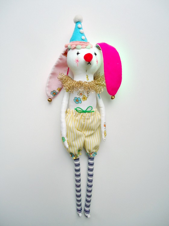 modflowers: nibbles the sad clown-rabbit