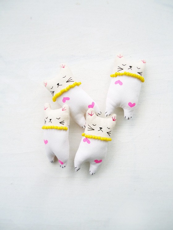 modflowers: itty bitty kitties