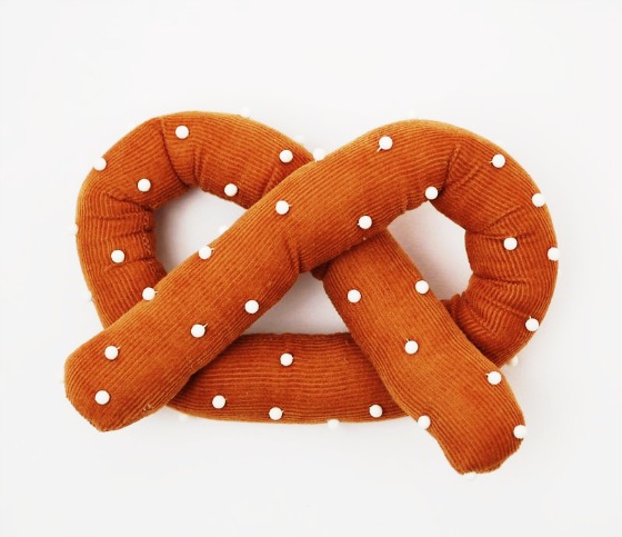 modflowers: pining for pincushions - pretzel pincushion by Abby Glassenberg