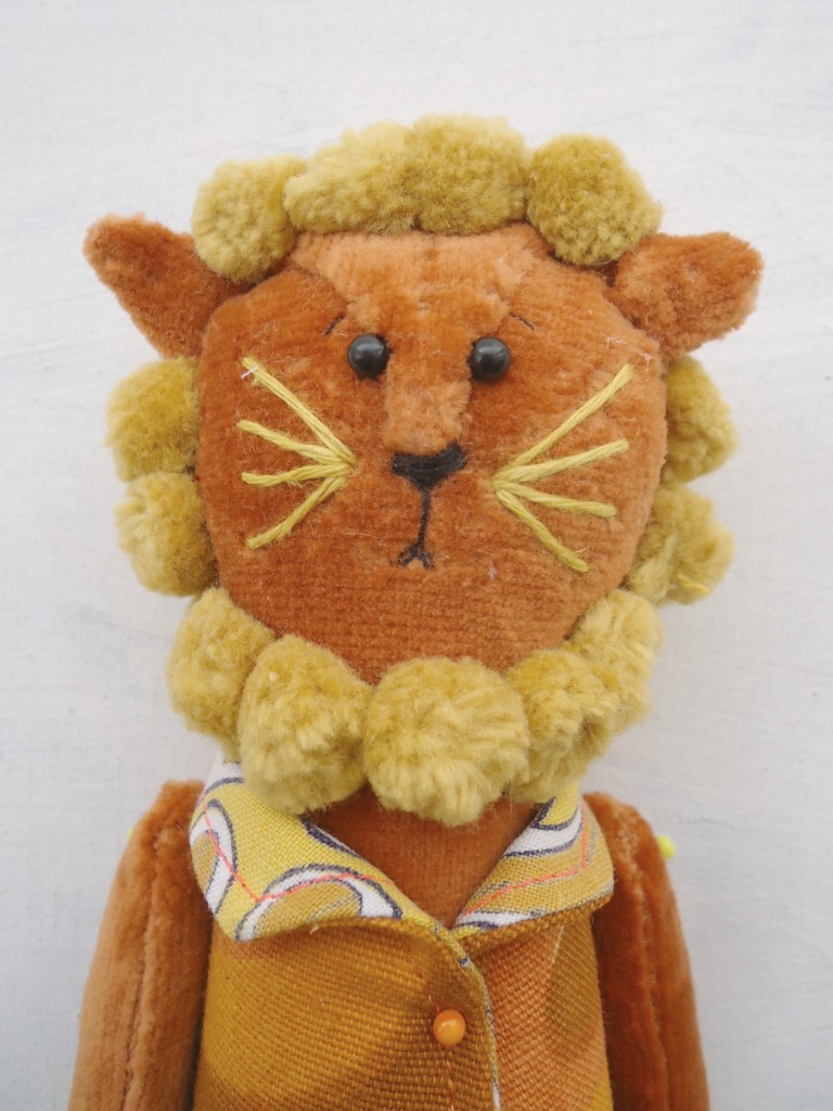 modflowers: golden cinnamon lion